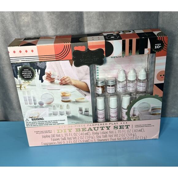 FAO Schwarz 36 Piece Pampered Play DIY Beauty Set Fragrance Sealed - Picture 1 of 2